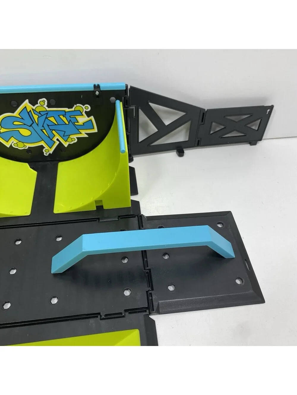 TECH DECK Transforming SK8 Container Pro Modular Skatepark Board & 7 Skateboards